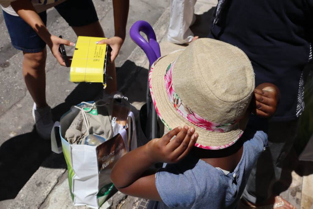 Unblock access to asylum for 100 families