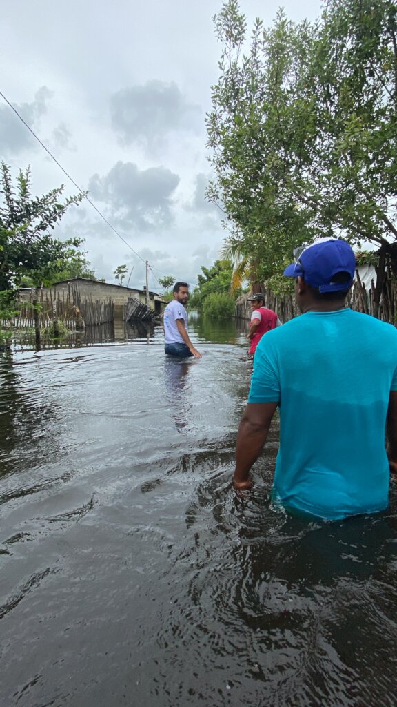 Supports Colombian families affected by the winter