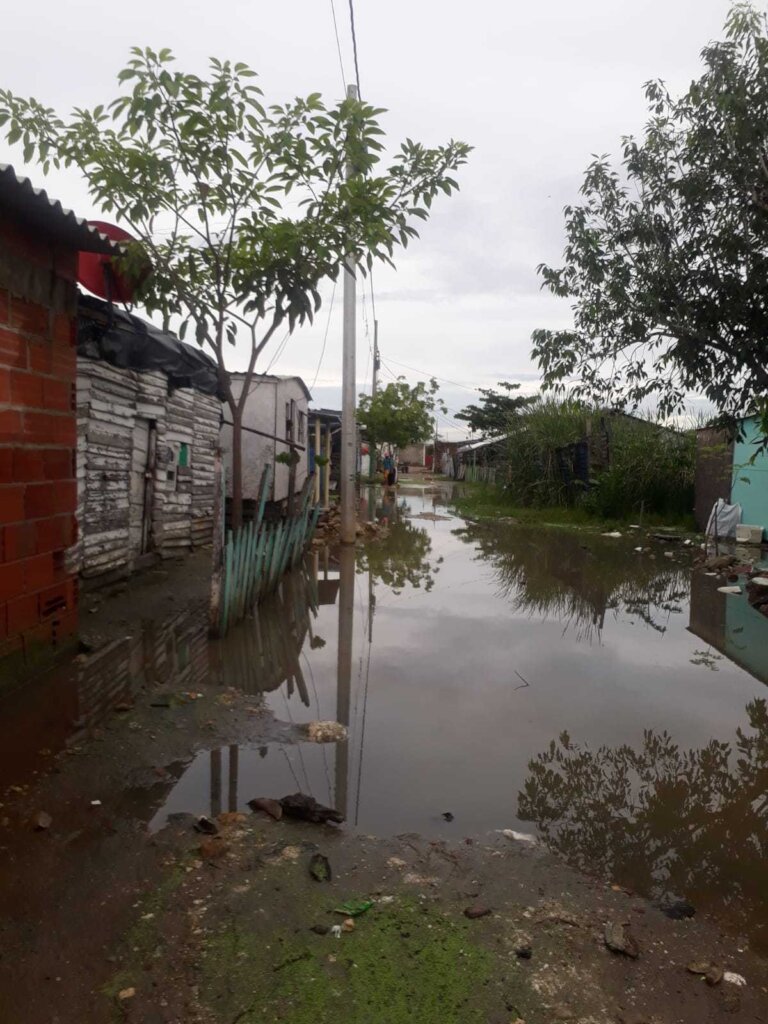 Supports Colombian families affected by the winter
