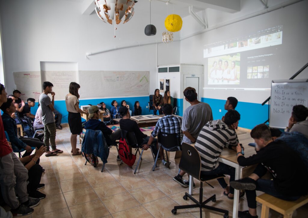 Support personalised education for refugee youth