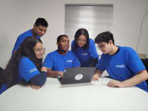 Help Brazilian Youth Achieve Their First Job Dream