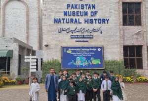 students at natural science museum