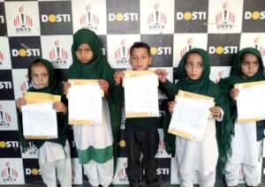 student reading under scholarship show DMCs
