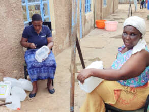 Recycling plastic cans for a kitchen garden