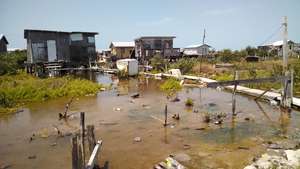 Community near Holy Cross Anglican School (3)