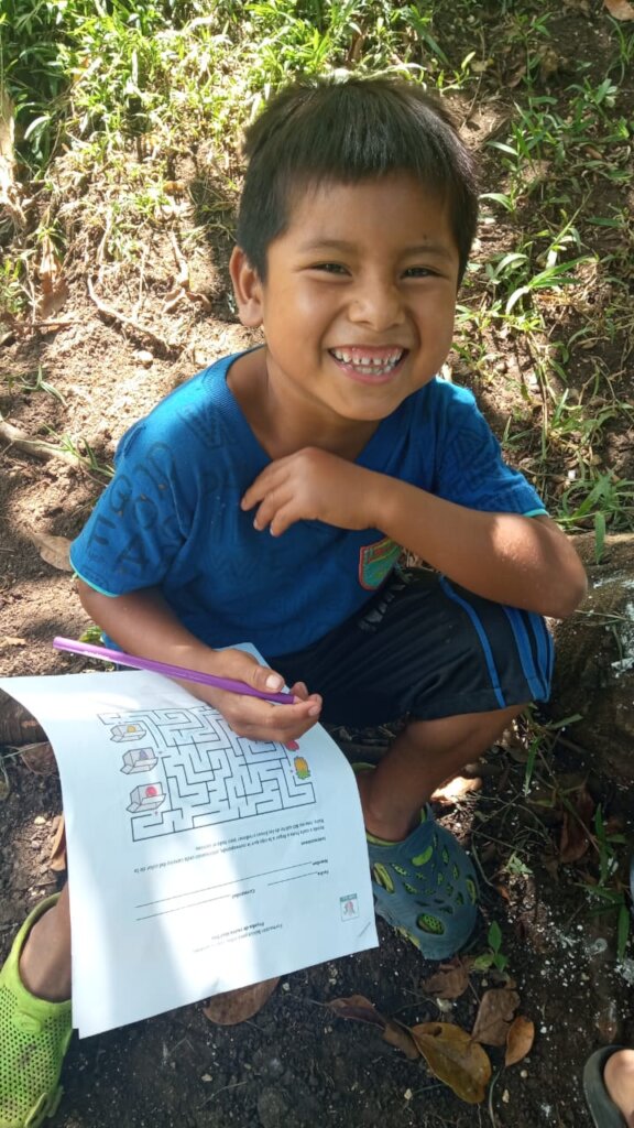 Little path to school: toy libraries