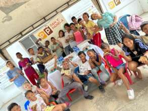 Playful day with children and relatives of the ben