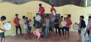 Students practice dappu-dance formations