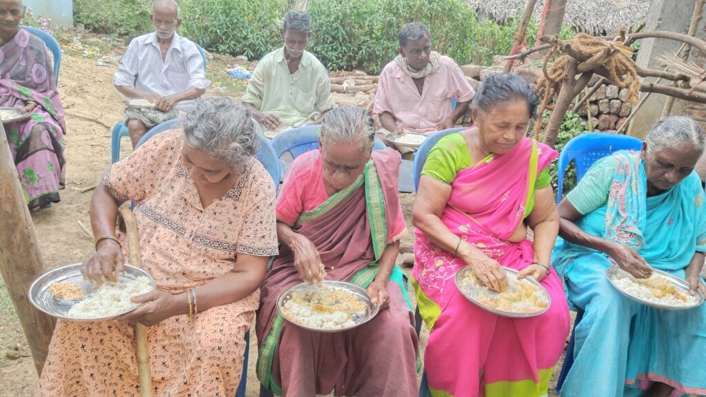 Care Elderly - Give a meal daily  for two Months