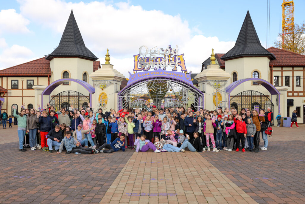 To give back joy to 400 traumatized Ukrainian kids