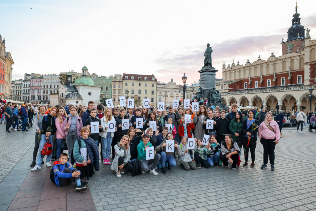 To give back joy to 400 traumatized Ukrainian kids