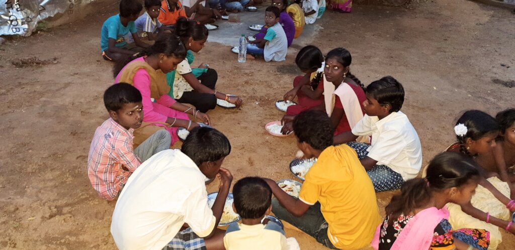 Help to provide meal to 250 tribal children-India