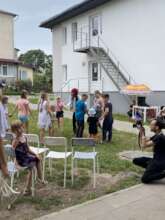 Kids playing outside Casa Soleterre, Neslukhiv