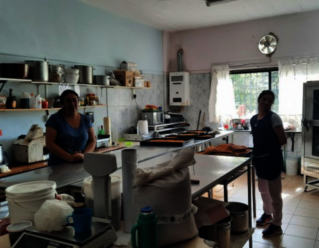 Empower women trough a charpentry workshop
