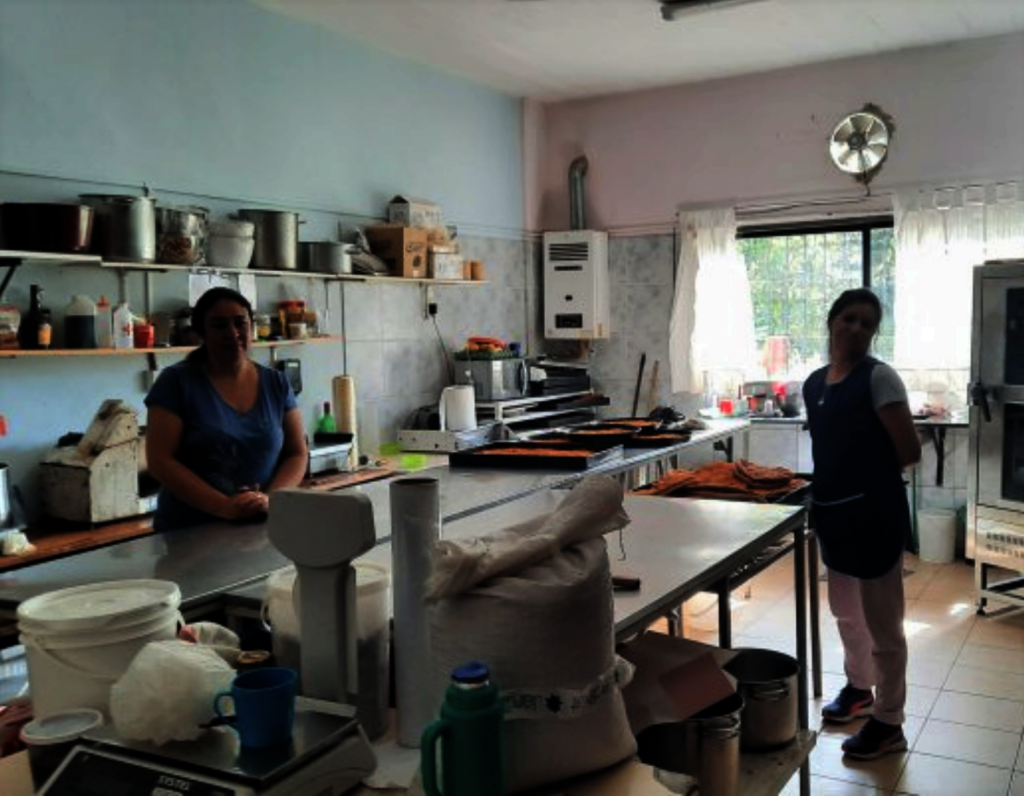 Empower women trough a charpentry workshop