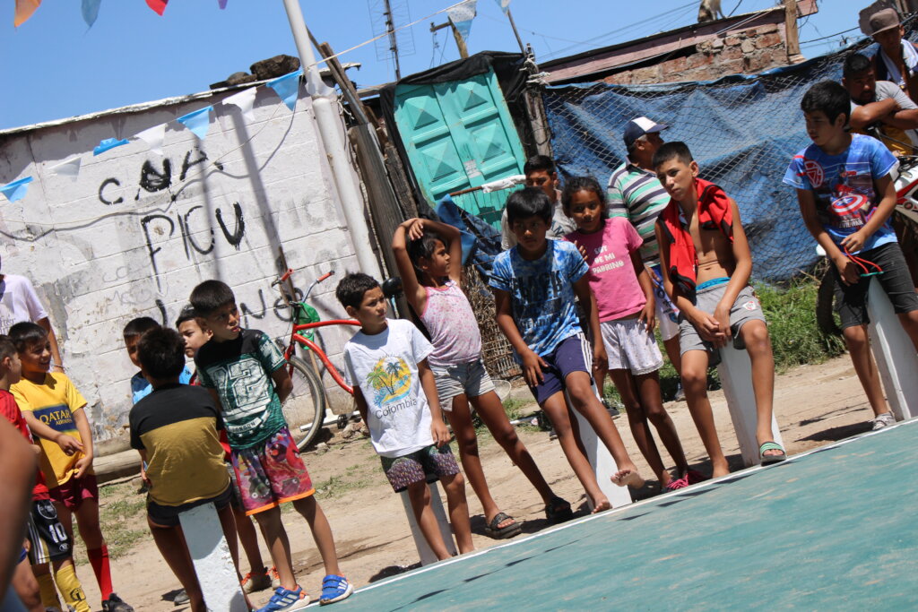 SUPPORT SOCCER SCHOOL FOR 400 KIDS IN ARGENTINA