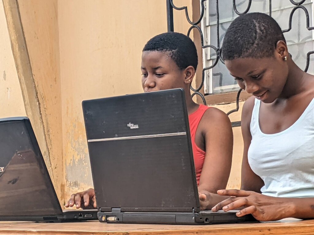 Help young women in Togo end computer illiteracy