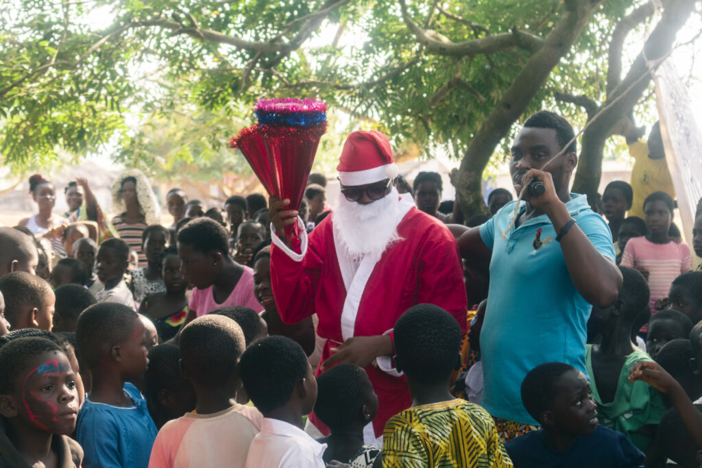 christmas meals for 700 needy children in ghana