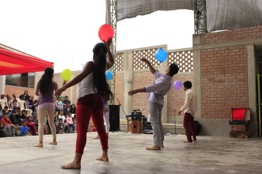 Art Festival for Community Development in Lima!