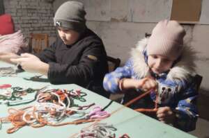 Arts and crafts at the shelter during bombshells