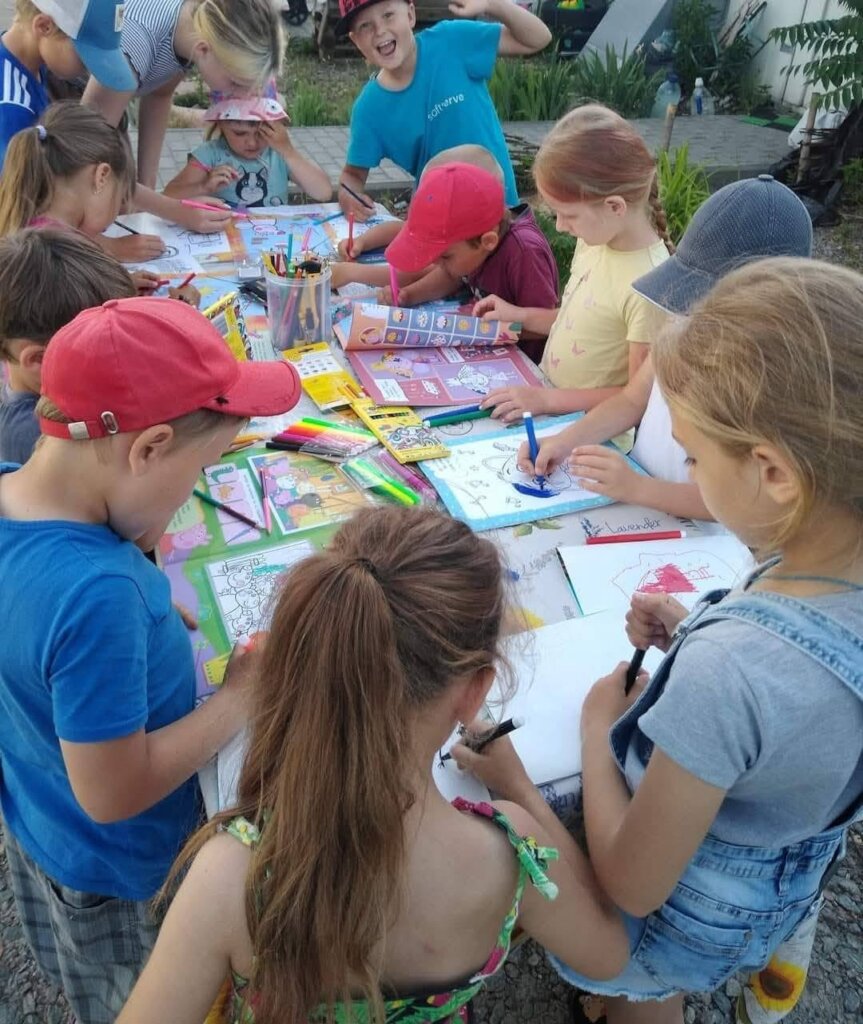 Art gives refugee children a safe space to heal