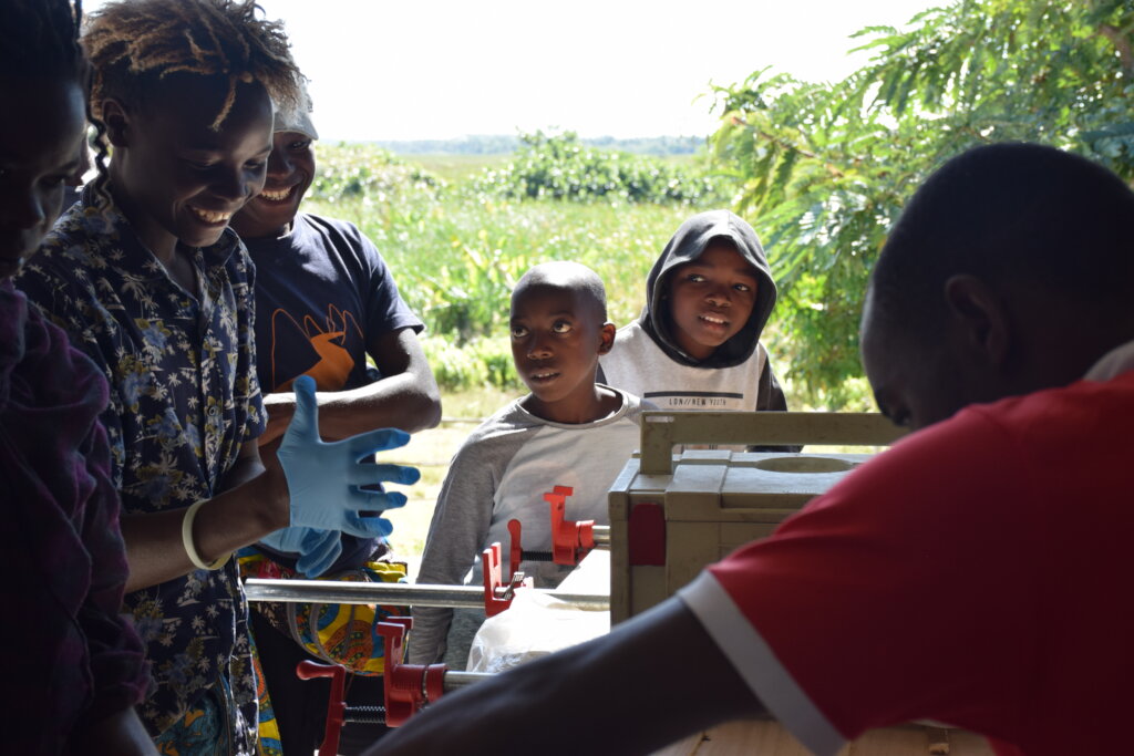 A Workshop for 'Manu Shapes' in Tofo, Mozambique