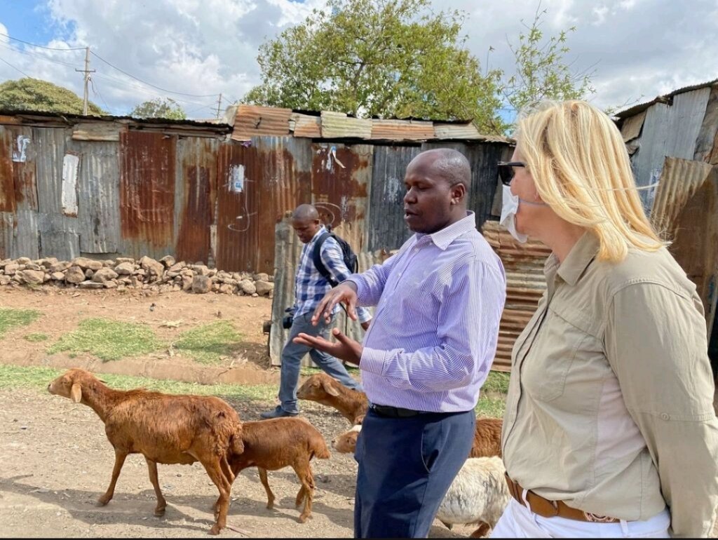 Help build a maternity hospital in Nairobi's slum