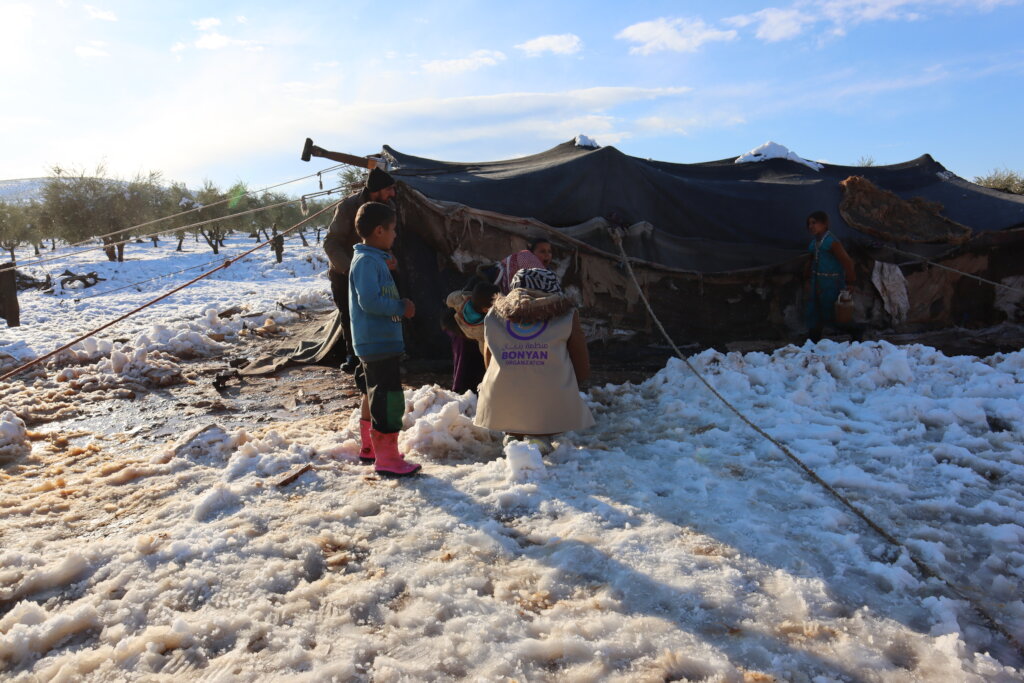 Keep 100 Families Warm in NW Syria