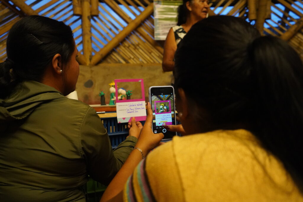 The Future's Library: 40 SOLELabs around Colombia