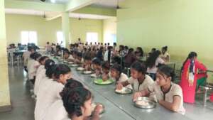 Feeding India's healthy food program