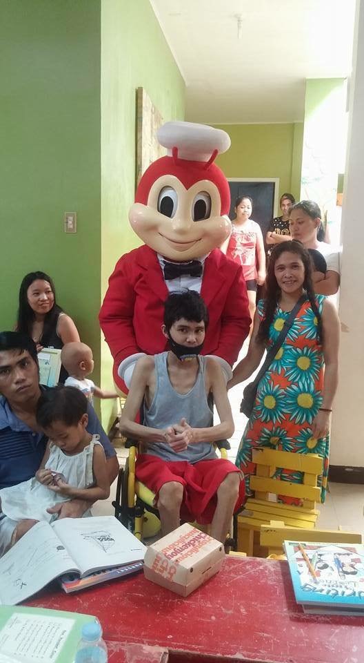 Christmas Party for 100 Children with Cancer