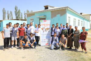 Enthusiastic youth and women in Devashtich