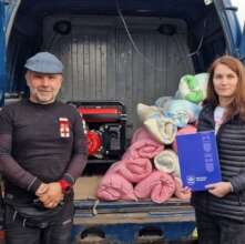 Hand delivering aid