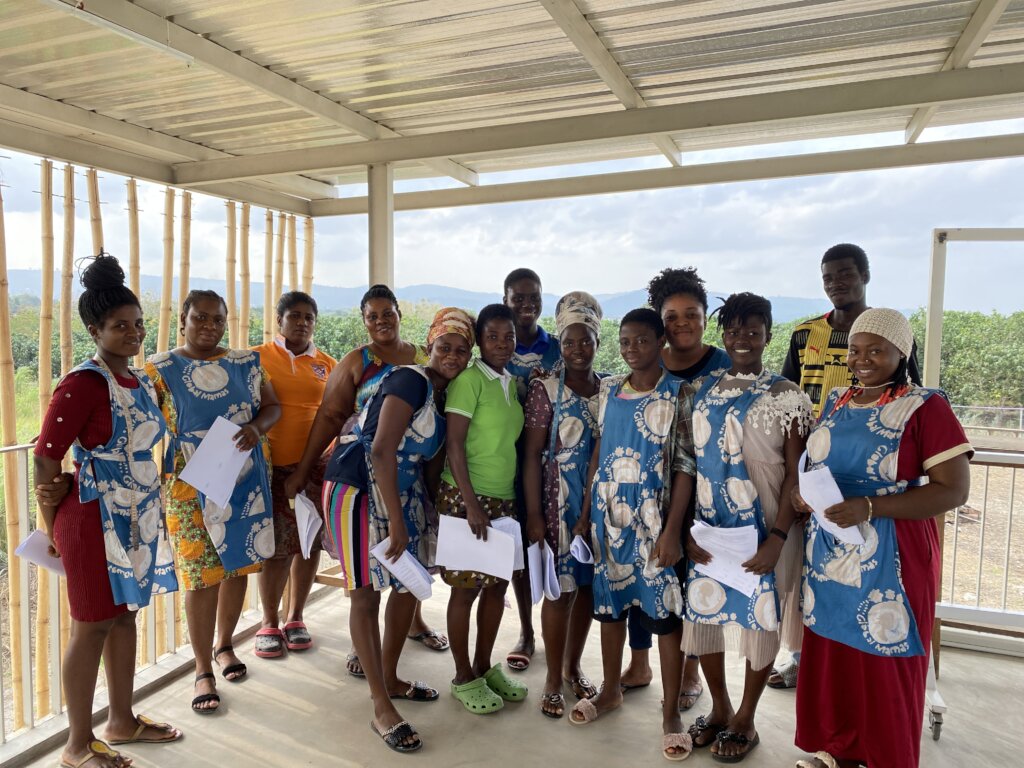 Provide Living Wages & Training for Women in Ghana