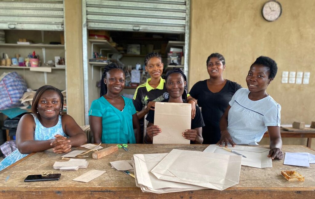 Provide Living Wages & Training for Women in Ghana