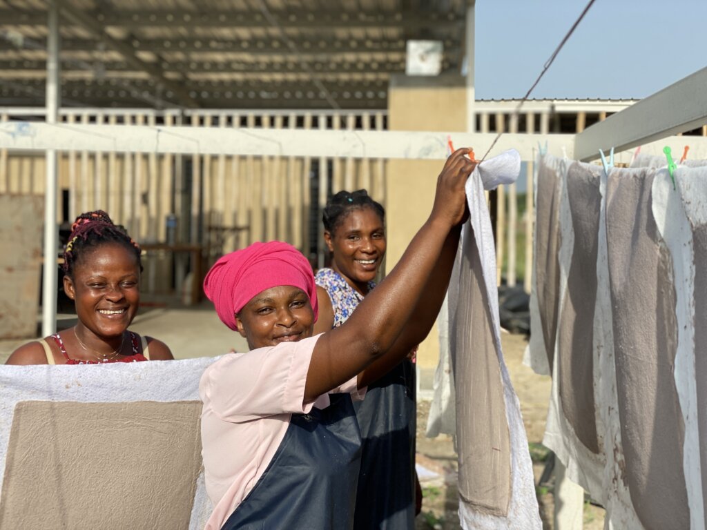 Provide Living Wages & Training for Women in Ghana