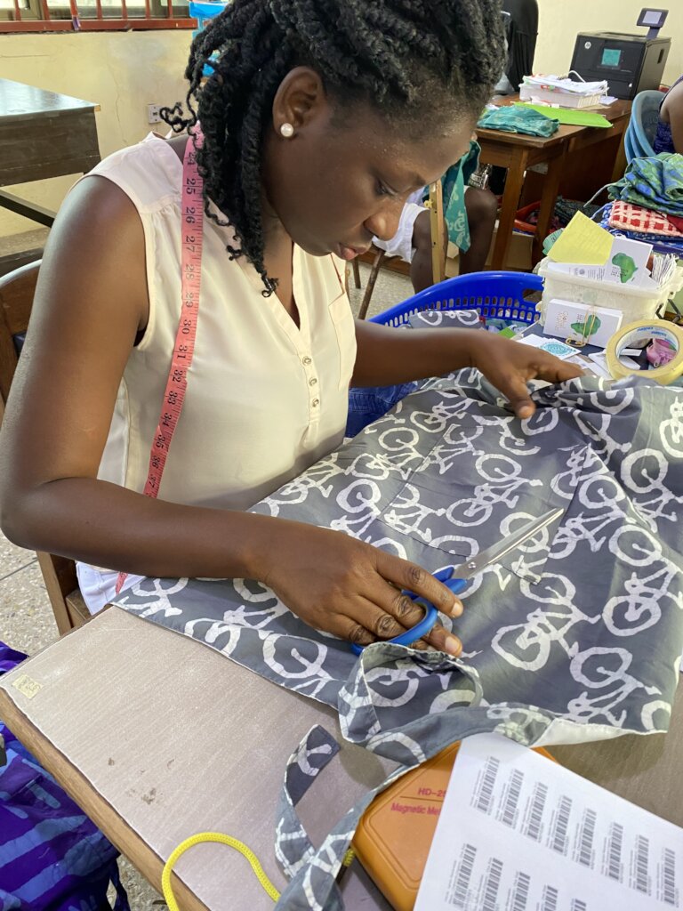 Provide Living Wages & Training for Women in Ghana