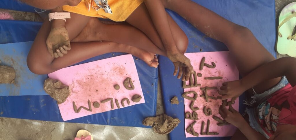 An Afro-library for quilombola children (Afroteca)