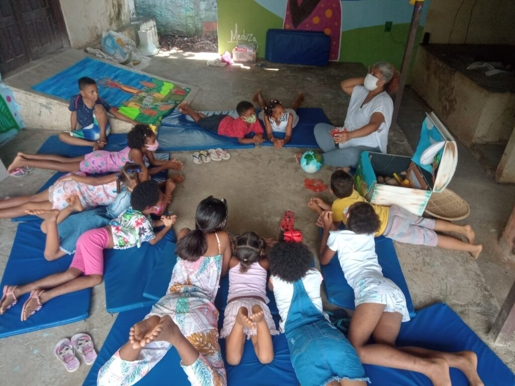 An Afro-library for quilombola children (Afroteca)