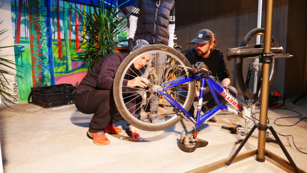 Support Bike Workshops to Empower People on Lesvos