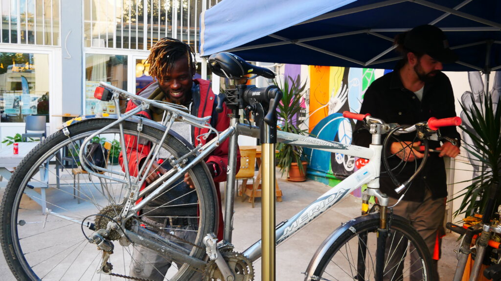Support Bike Workshops to Empower People on Lesvos