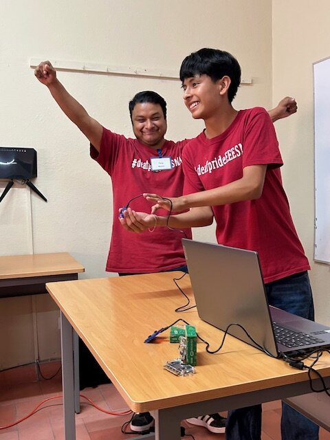 Help Deaf Kids in Mexico Learn Computer Skills