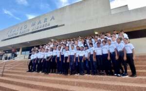 The children's choir at the Castor Almarza Theater