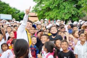 El Sistema musicians inspiring Wayuu Taya children