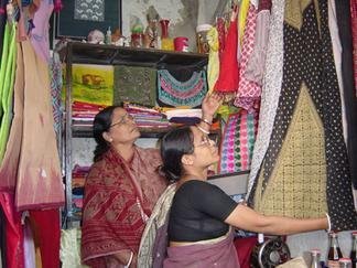Train Women Entrepreneurs From Slums in Bangladesh