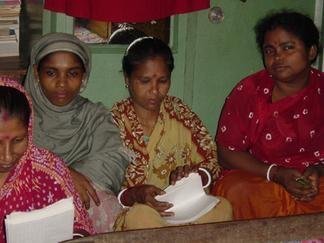 Train Women Entrepreneurs From Slums in Bangladesh
