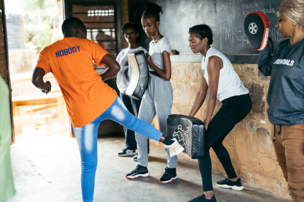 Empower Rwandan women to be community educators