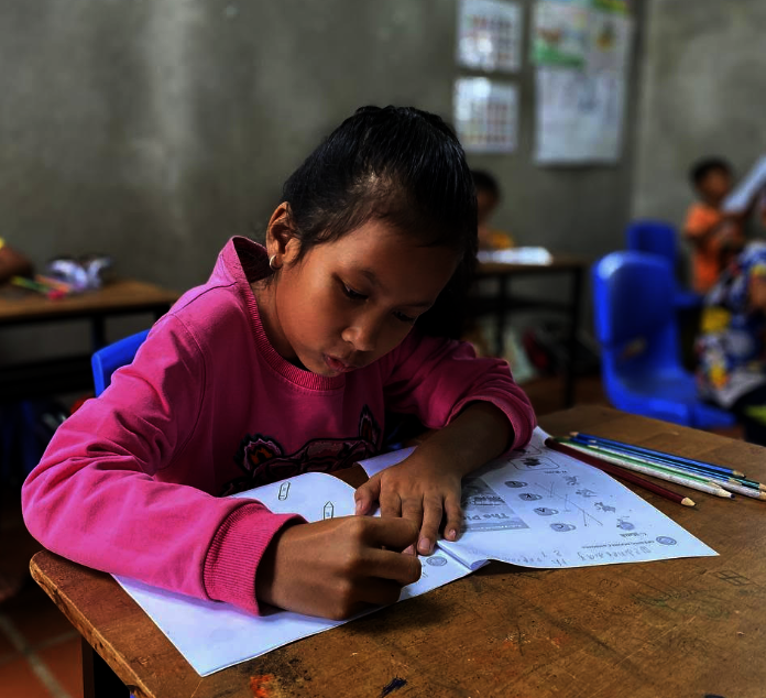 Empower Cambodian children with English language