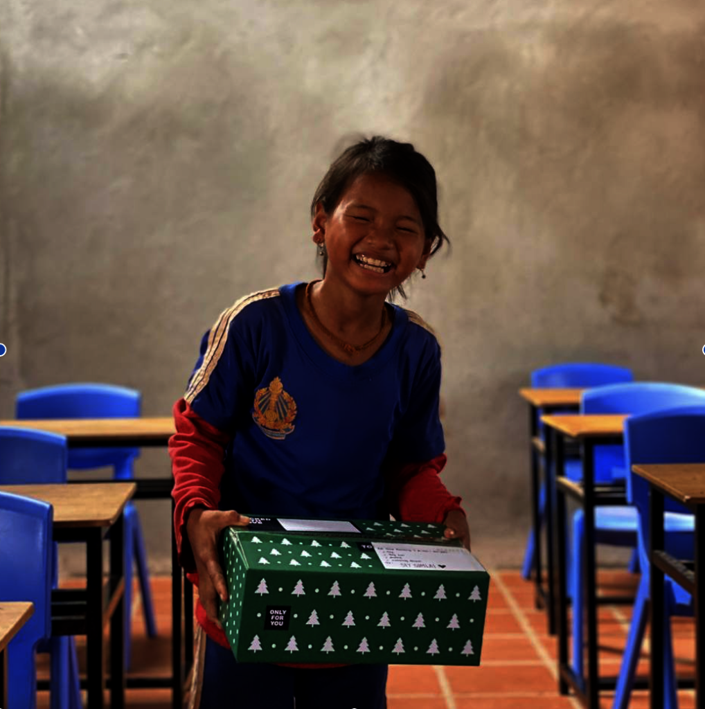 Empower Cambodian children with English language