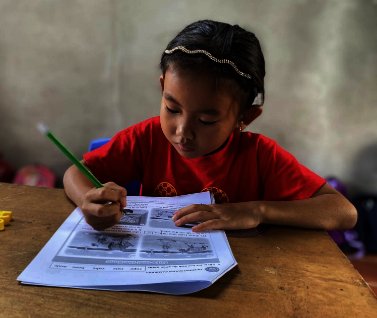 Empower Cambodian children with English language